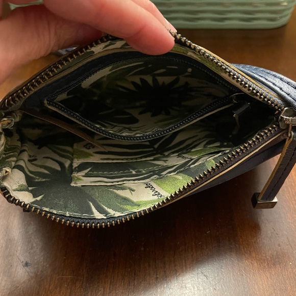 Salvador Bachiller Crossbody Bag - Picture 8 of 11